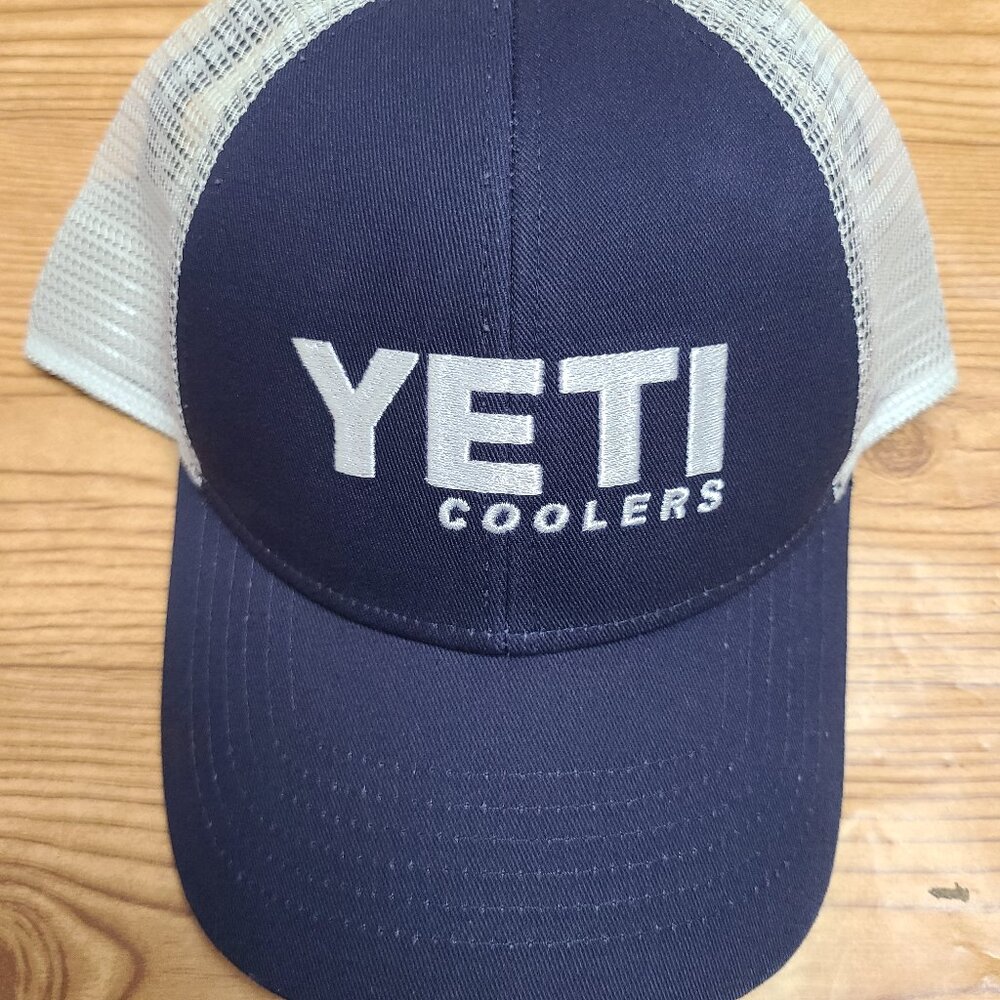 COPY - Yeti Coolers adjustable snapback trucker hat (NEW)